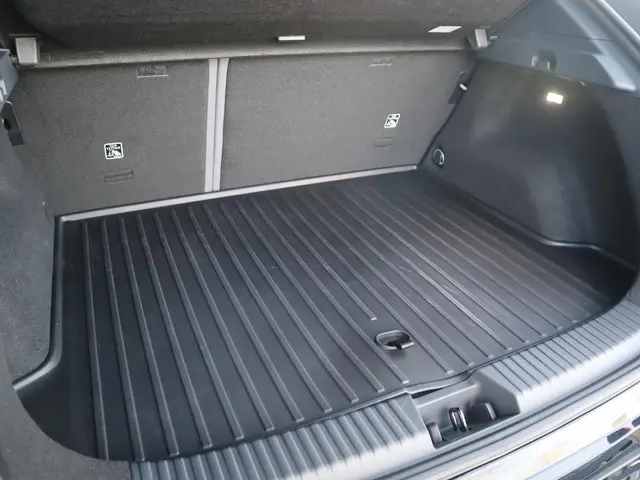 Lynk & Co 02 More 66 kWh 2026 Elektrisch 41