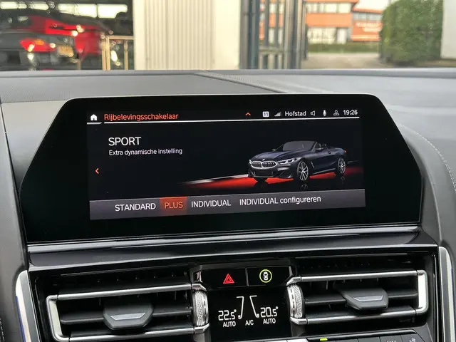 BMW 8 Serie 840i xDrive High Executive 2021 Benzine 93
