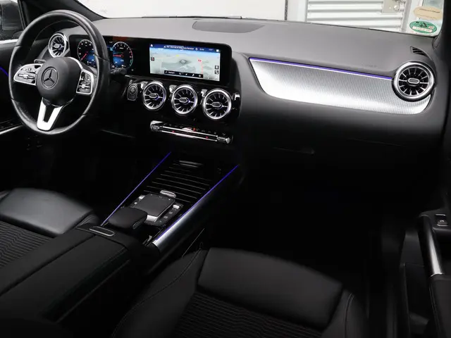 Mercedes-Benz GLA 250 e AMG Line 2021 Hybride Benzine 3