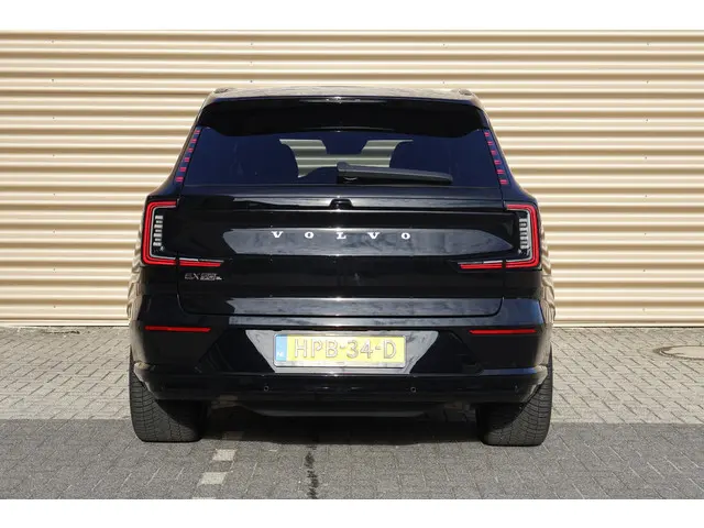 Volvo EX90 Twin Motor Ultra 7p. 111 kWh 2025 Elektrisch 7