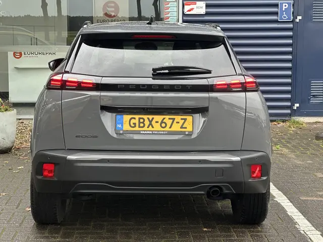 Peugeot 2008 1.2 PureTech 100 Allure 2024 Benzine 7