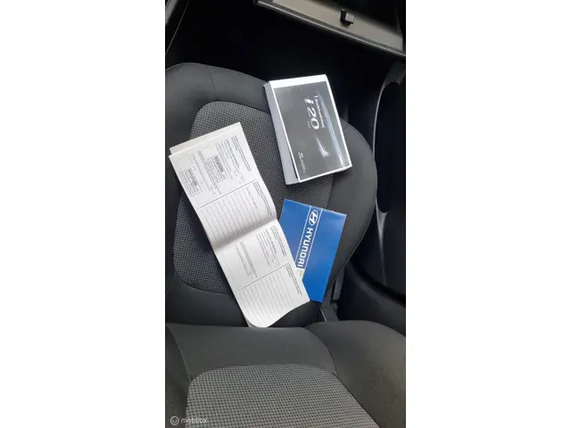 Hyundai i20 1.2 HP i-Motion Comfort 5drs 2015 Benzine 19