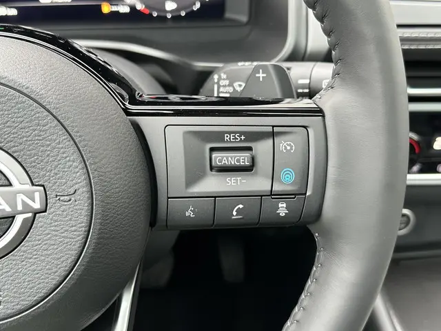 Nissan QASHQAI 1.3 MHEV Xtronic N-Connecta 2025 Benzine 28