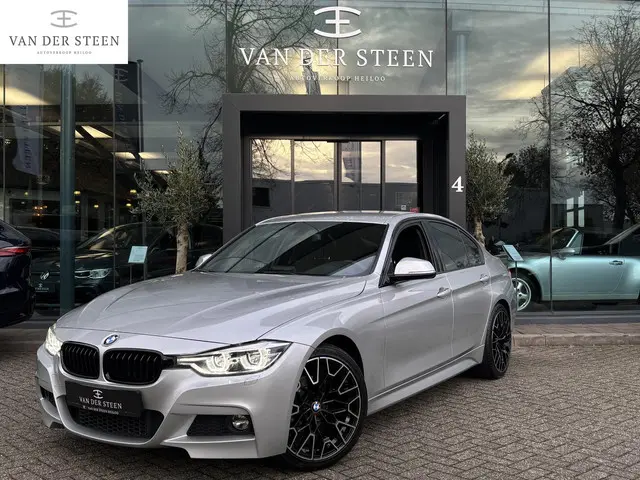 BMW 3 Serie 320i 2019 Benzine