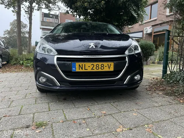 Peugeot 208 1.2 PureTech Blue Lease Premium 2016 Benzine 2