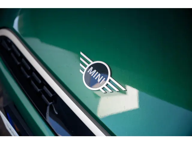 MINI 3-Deurs Cooper C 2024 Benzine 32