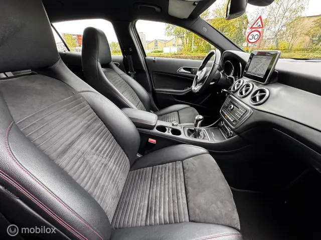 Mercedes-Benz GLA 180 Prestige 2016 Benzine 5