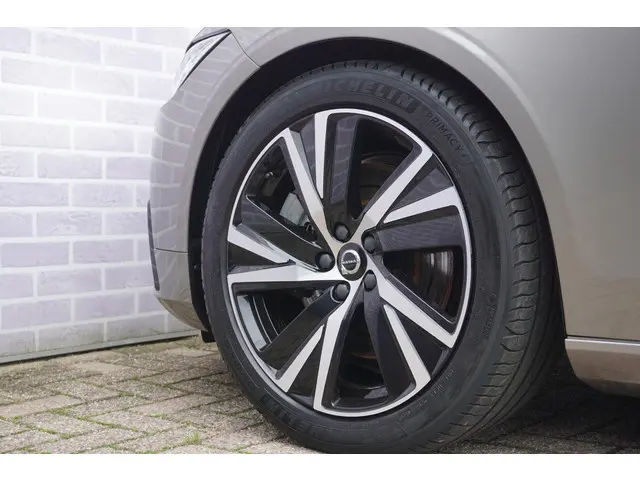 Volvo V90 2.0 B4 R-Design 2021 Benzine 8