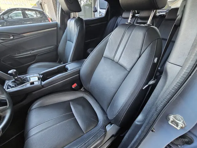 Honda Civic 1.0 i-VTEC Premium Leer/Pano-dak 2018 Benzine 14