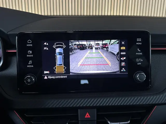 Škoda Kamiq 1.0 TSI Monte Carlo 2024 Benzine 17