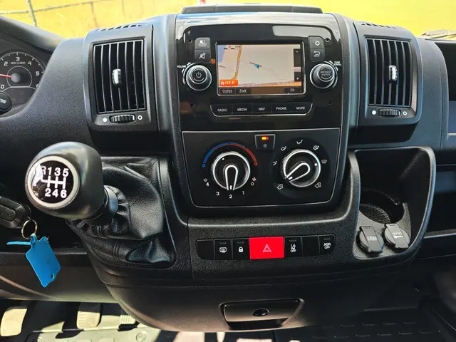 Peugeot Boxer 330 2.2 BlueHDi L2 H2 2021 Diesel 12