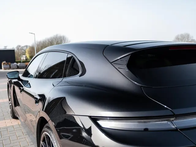 Porsche Taycan Sport Turismo 79 kWh 2022 Elektrisch 66