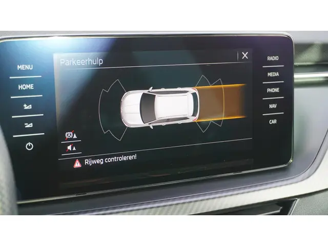 Škoda Kamiq 1.0 TSI 116pk DSG Monte Carlo 2021 Benzine 28