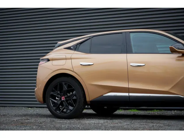 DS DS 4 E-Tense Rivoli 2022 Hybride Benzine 36