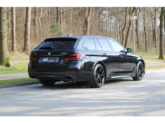 BMW 5 Serie Touring 540i xDrive Touring 2022 Benzine 5