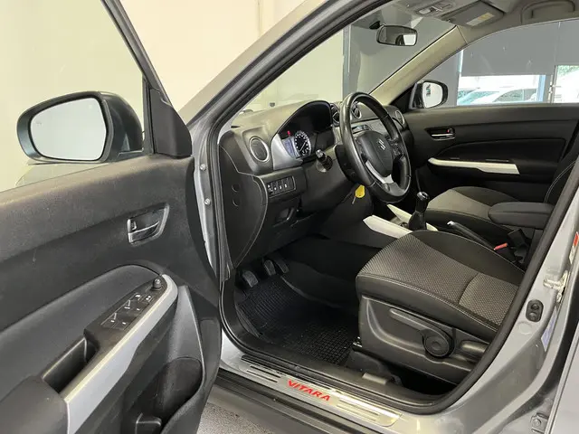 Suzuki Vitara 1.6 Exclusive 2015 Benzine 3