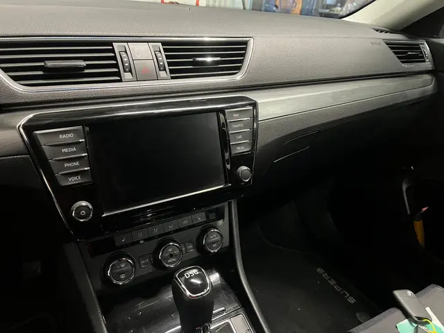 Škoda Superb 1.8 TSI Style Business WOK!! 2017 Benzine 32