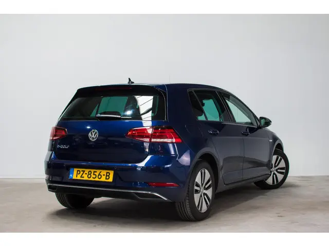 Volkswagen e-Golf 2