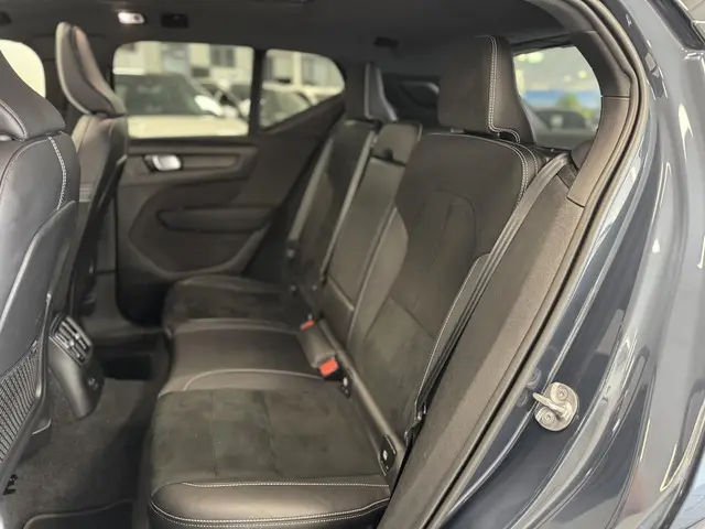 Volvo XC40 1.5 T4 Recharge R-Design 2022 Hybride Benzine 14