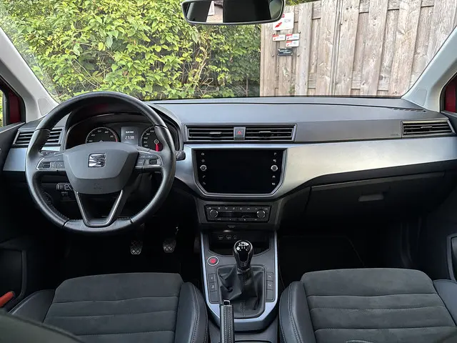 SEAT Arona 1.0 TSI Style Business Intense 2020 Benzine 16