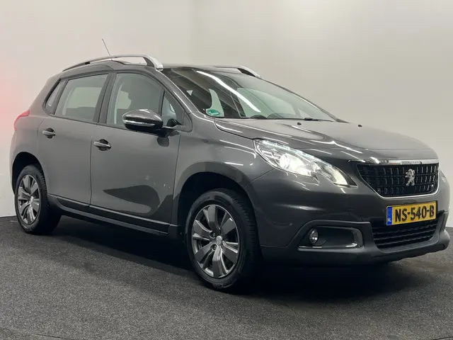 Peugeot 2008 1.2 PureTech Blue Lion 2017 Benzine 36