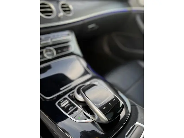 Mercedes-Benz E-Klasse 250 Premium Plus 2017 Benzine 20