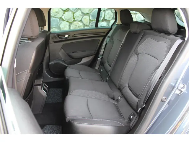 Renault Mégane Estate 1.2 TCe Limited 2018 Benzine 8