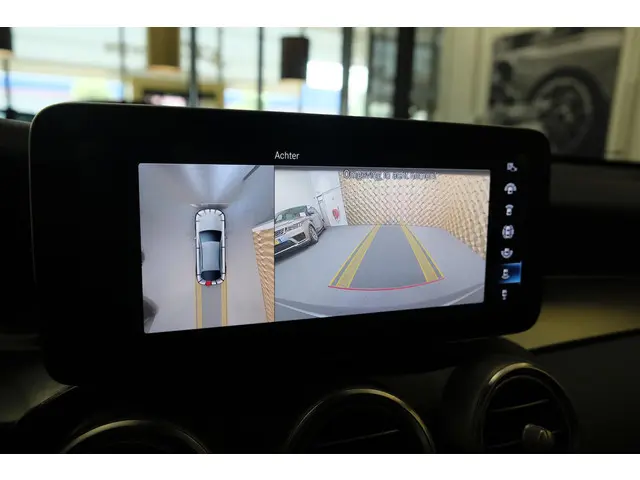 Mercedes-Benz GLC Coupé GLC200 AMG 197pk 2019 Benzine 34