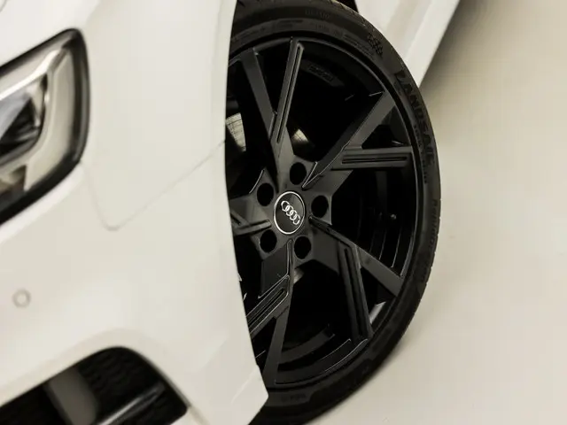 Audi A3 Limousine 35 TFSI S-Line Sport 2019 Benzine 18