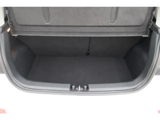 Hyundai i10 1.0 Comfort 2023 Benzine 24