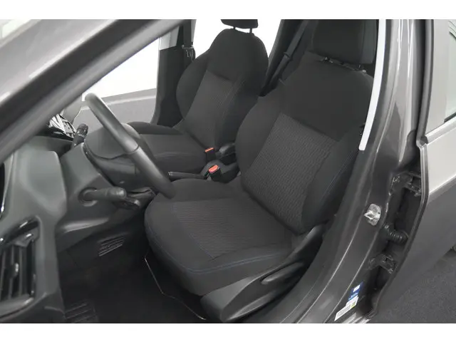 Peugeot 208 PureTech 82 Signature 2018 Benzine 25