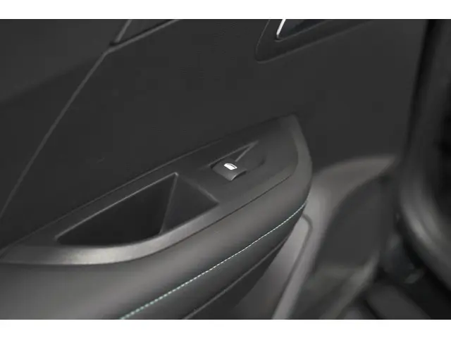 Peugeot 2008 PureTech 130 Allure Pack 2023 Benzine 26