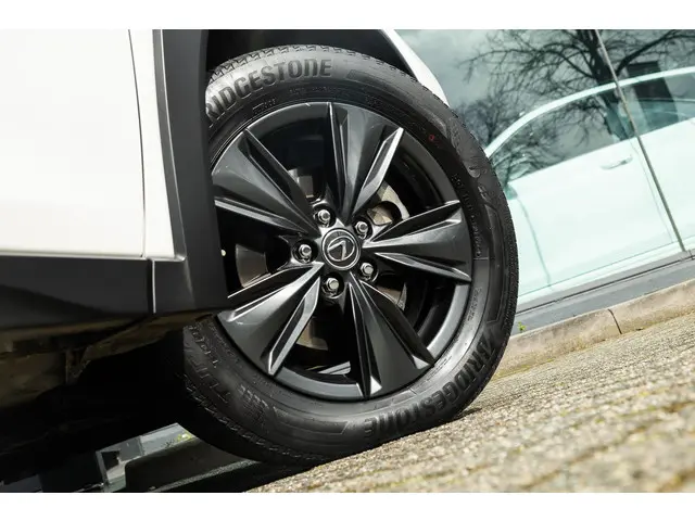 Lexus UX 250h Business Line 2022 Hybride Benzine 27