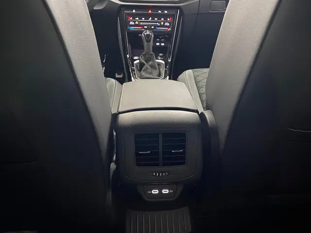 Volkswagen T-Roc 1.5 TSI R-Line 2025 Benzine 27