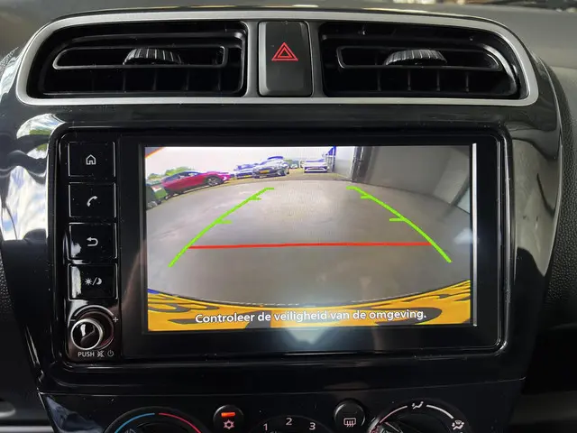 Mitsubishi Space Star 1.2 Intense 2022 Benzine 16