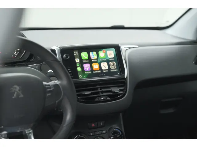 Peugeot 208 PureTech 82 Signature 2018 Benzine 3