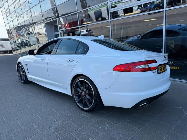 Jaguar XF 2.2D R Sport 2015 Diesel 10