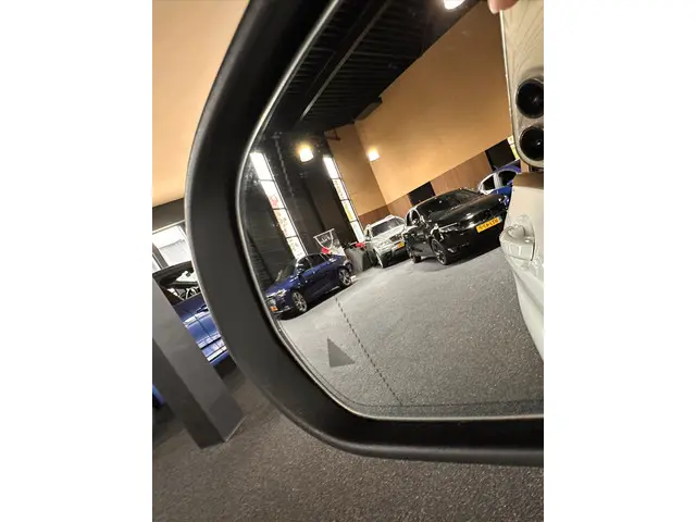 Mercedes-Benz C-Klasse AMG 63 S 2016 Benzine 24