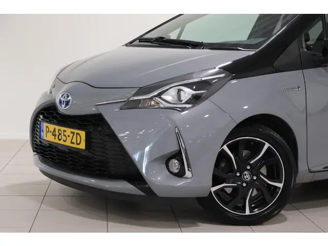 Toyota Yaris 1.5 Hybrid Bi-Tone, 2018 Hybride Benzine 6