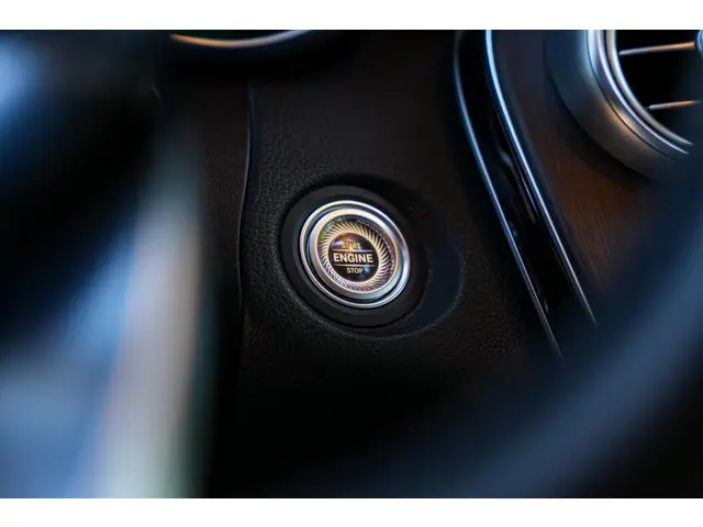 Mercedes-Benz GLC 300e 4MATIC 2021 Hybride Benzine 25