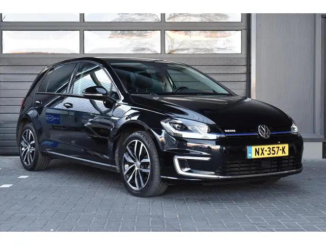 Volkswagen e-Golf 3