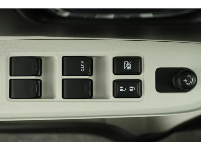 Suzuki Ignis 1.2 Stijl Smart Hybrid 2017 Benzine 29