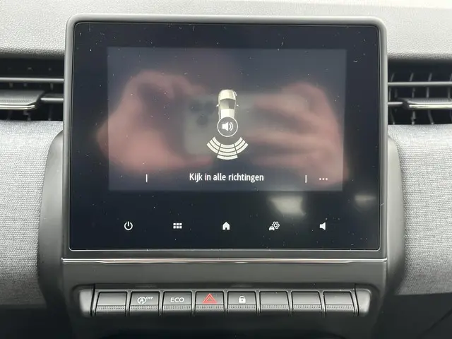 Renault Clio TCe 90 Evolution 2024 Benzine 18