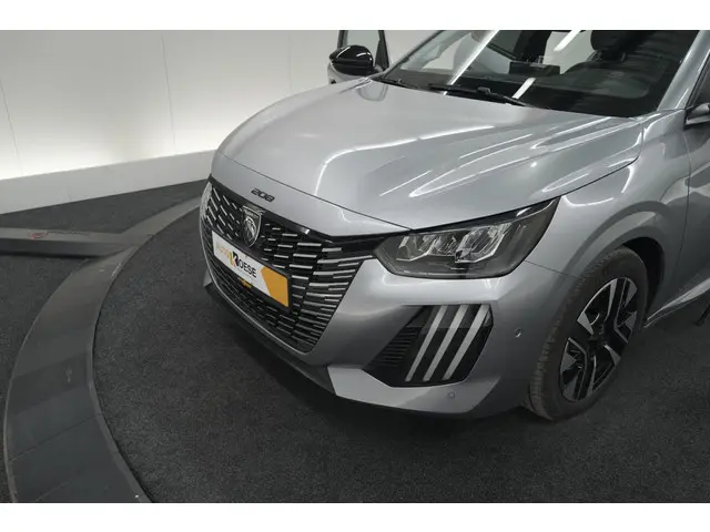 Peugeot 208 PureTech 100 Allure 2024 Benzine 17