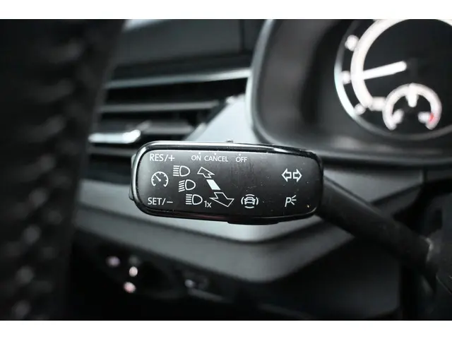 Škoda Kamiq 1.0 TSI Ambition 2023 Benzine 23