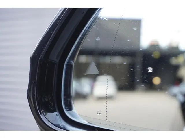 BMW 1 Serie 5-deurs 120 2025 Benzine 32