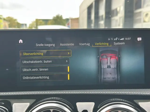 Mercedes-Benz CLA 250 4MATIC Premium Plus 2022 Benzine 36