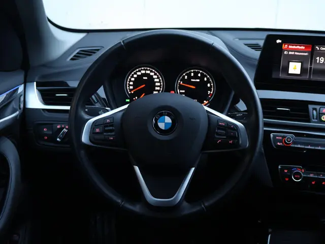 BMW X1 sDrive18i Business Edition Plus 2021 Benzine 20