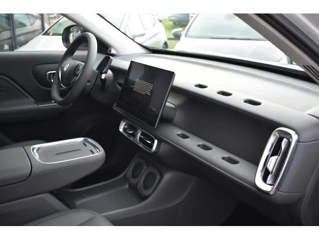 Leapmotor B10 Design ProMax 67.1 kWh 2025 Elektrisch 12