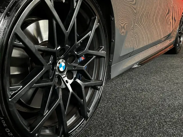 BMW 3 Serie 320i M-sport 2019 Benzine 25